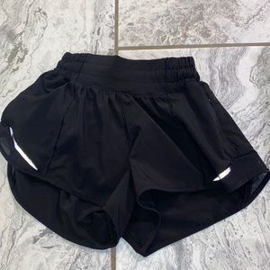 Lululemon Black Hottie Hot Shorts Size 0